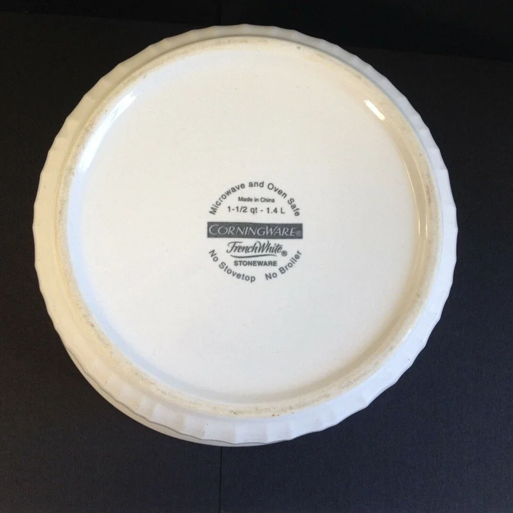 Corning 1.5 Qt French White Baking Casserole Dish 1.4 L w/ Pyrex G-5-C Lid